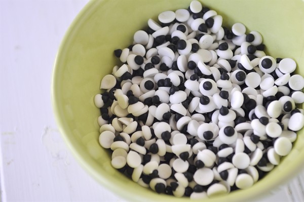 How-to-make-Edible-Googly-Eyes