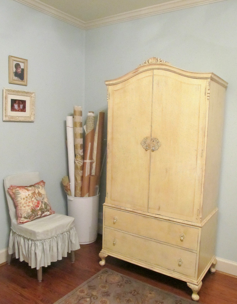 see inside the magic cabinet!